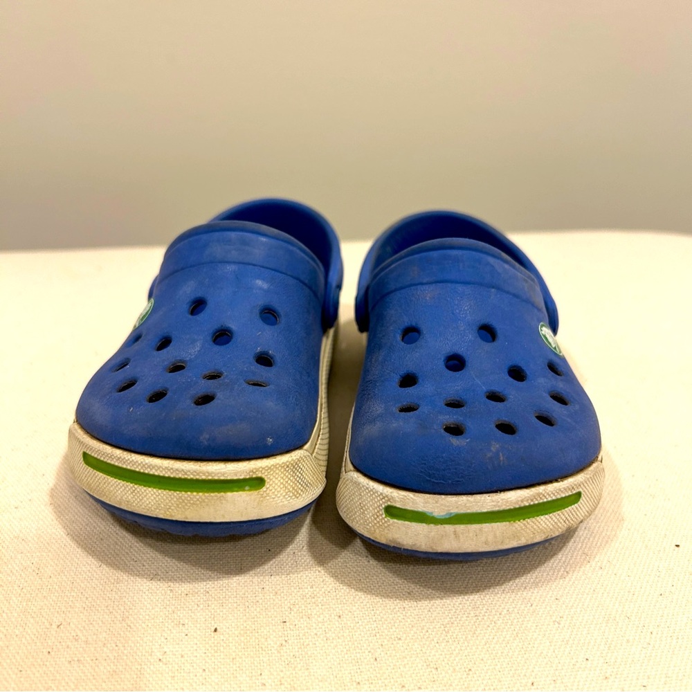 Crocs kids crocs and clogs size 6-7